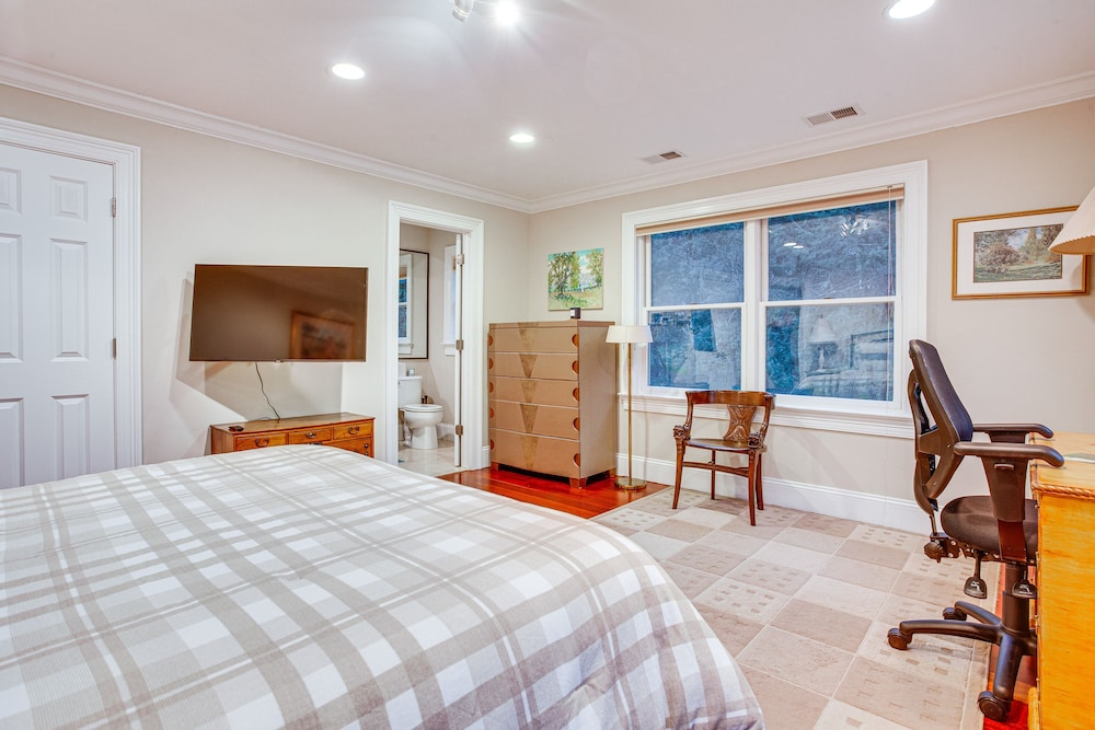 House (4 Bedrooms) photo 2