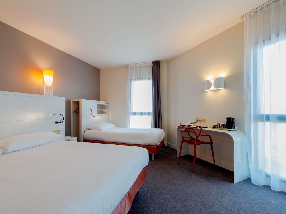 Triple Room, Multiple Beds, Accessible photo 1