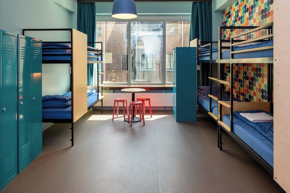 Standard Room, Private Bathroom (Bunk Beds, 6 Persons) photo 1