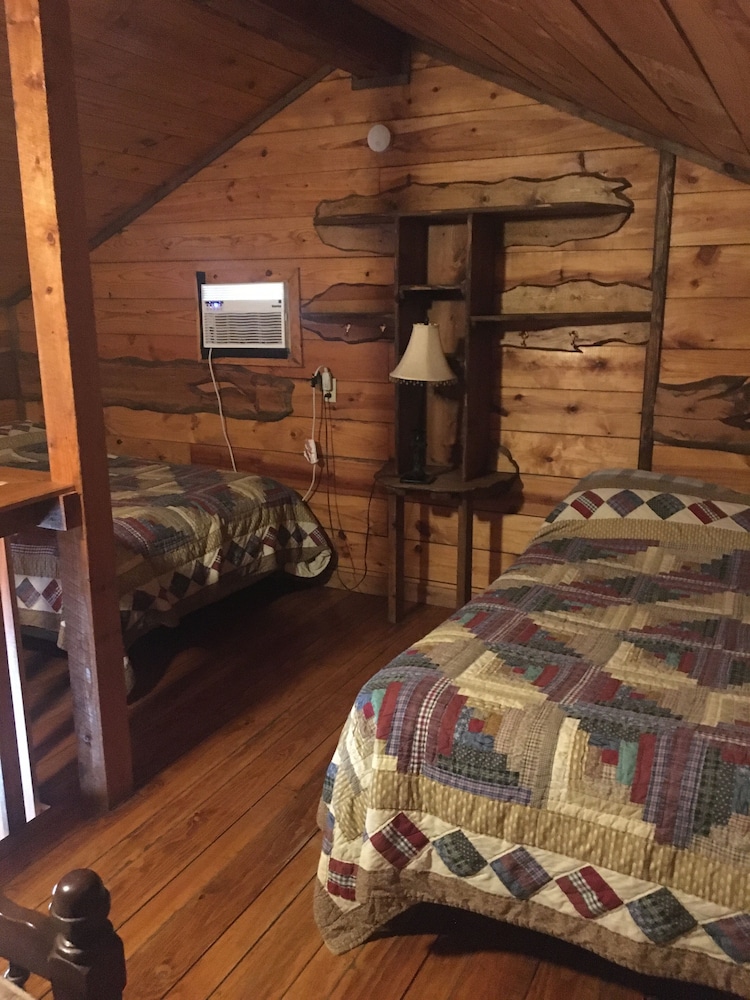 Standard Cabin, Multiple Beds, Non Smoking, Fireplace (The Red Twin Cabin) photo 1