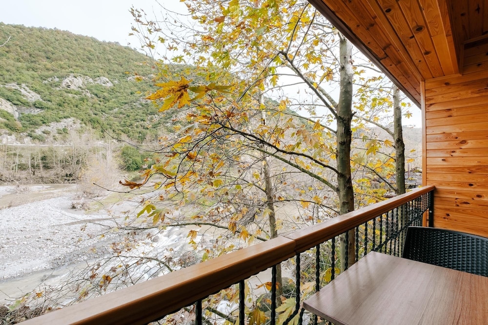 Standard Triple Room, River View photo 3
