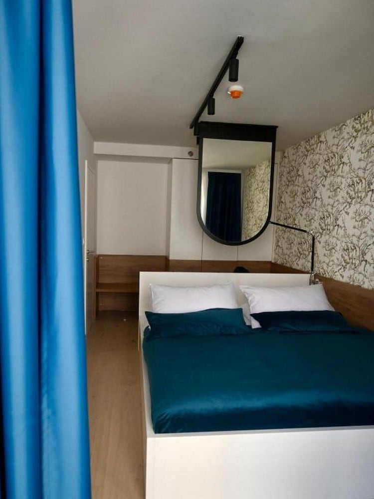 Apartment (One Bedroom Apartment with Balcony)