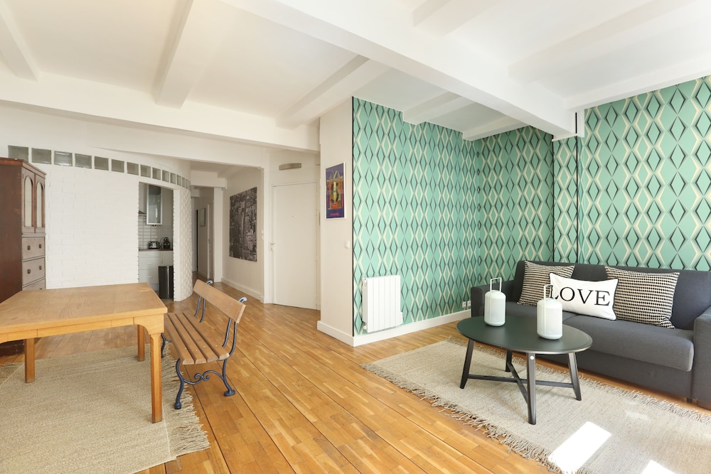 Basic Apartment photo 1