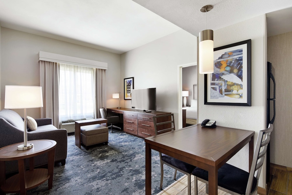 One king bed suite - Photo 2