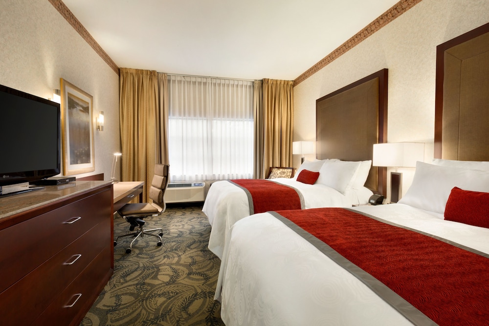 Standard Room, 2 Queen Beds (Interior Entrance)