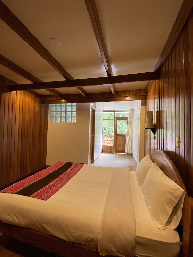 Double Room, Private Bathroom, River View photo 3