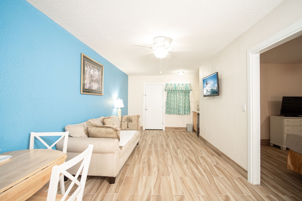 Deluxe Suite, 2 Queen Beds, Kitchenette photo 1