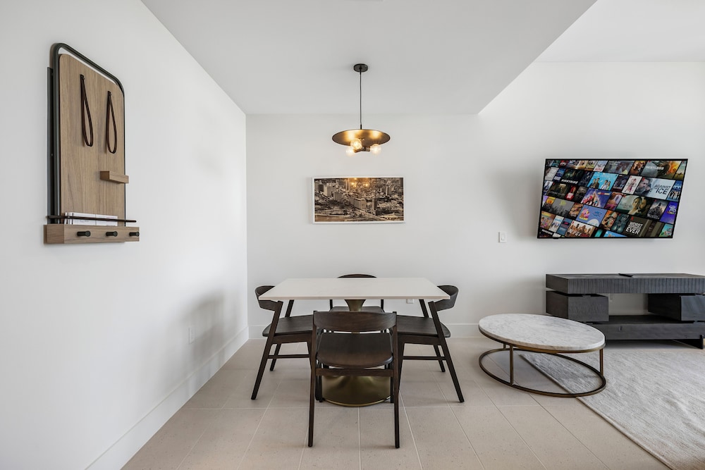Luxury Apartment, 1 Bedroom, City View photo 3