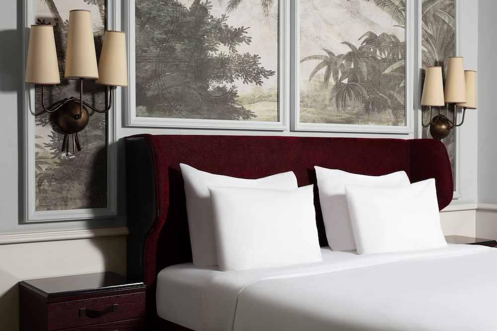 Grand Suite, 1 King Bed with Sofa bed, Non Smoking