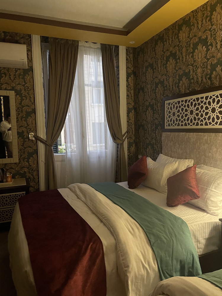 Deluxe Double or Twin Room, 2 Bedrooms, City View with Balcony thumbnail 5