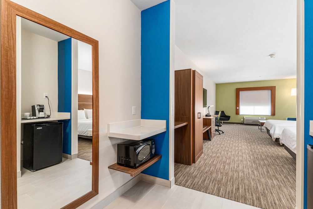 Standard Room, 2 Queen Beds, Accessible (Communications, Accessible Tub) - Photo 6