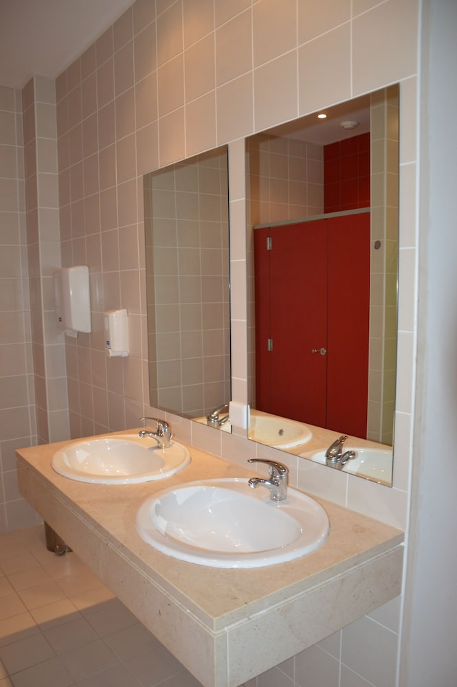 Twin Room, Shared Bathroom photo 3
