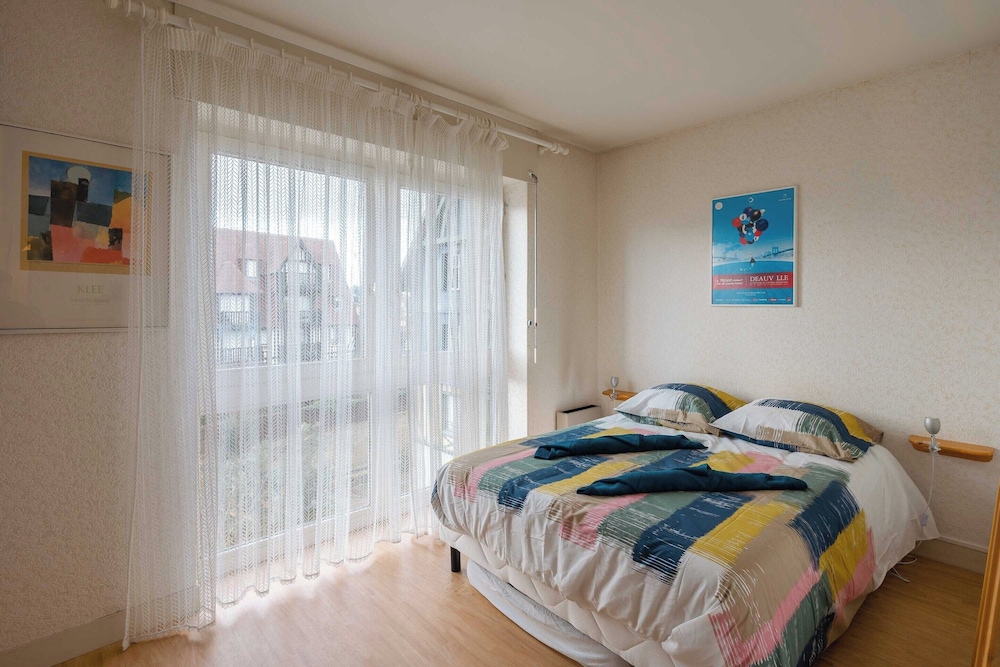 Apartment photo 3
