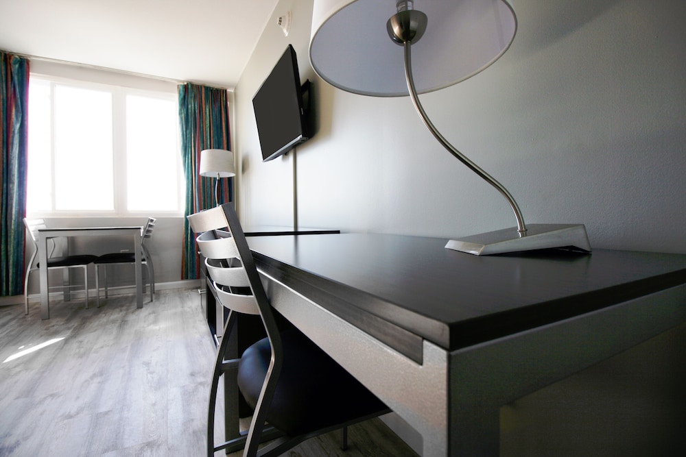 Two Room Suite - II photo 3