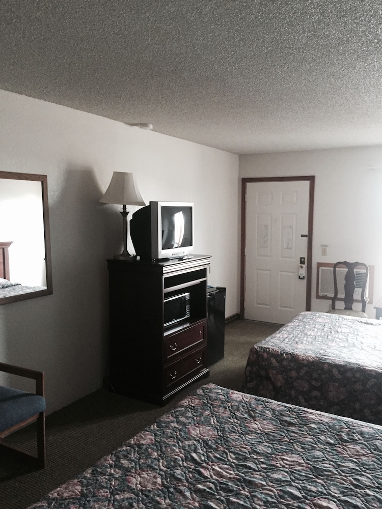 Standard Room, 2 Queen Beds, Non Smoking photo 2