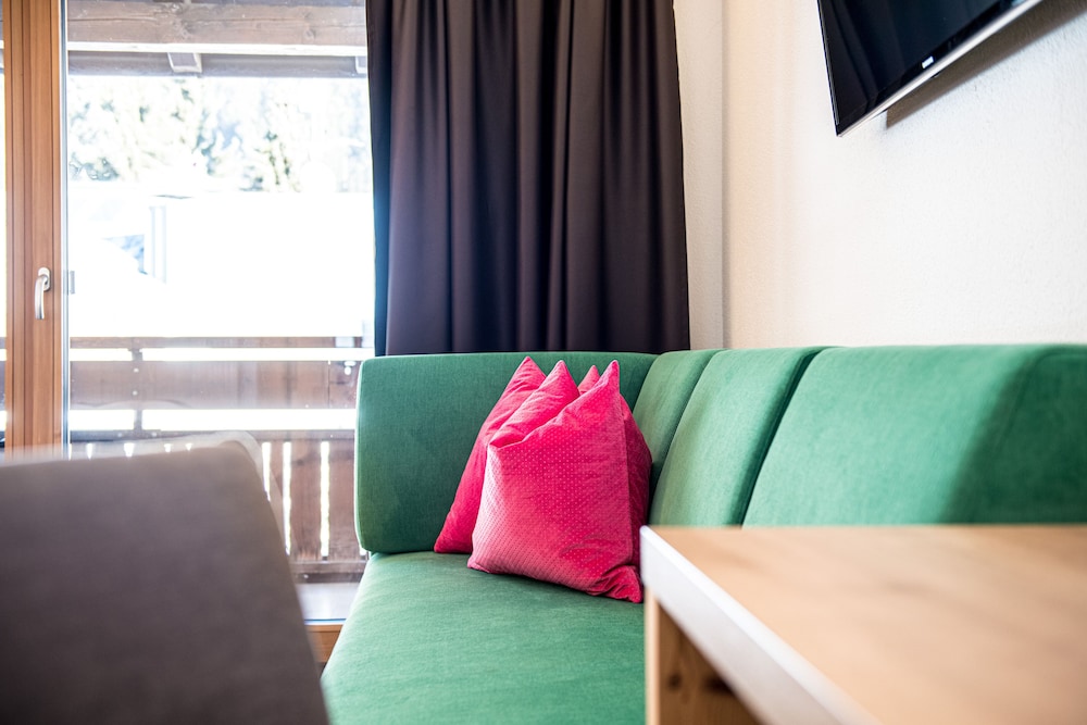 Superior Double or Twin Room, Balcony (Girasole) photo 3
