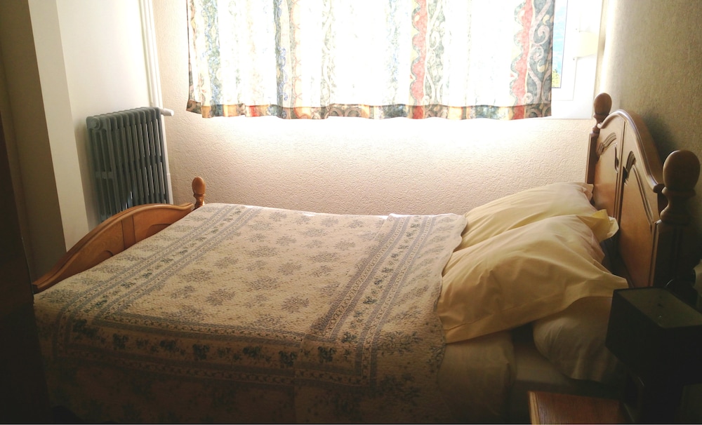 Two Bedroom Apartment, South View photo 3