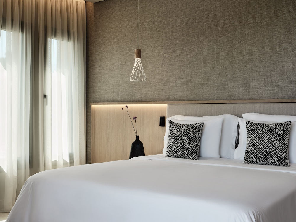 Habitación Doble Deluxe con Vista Parcial al Mar