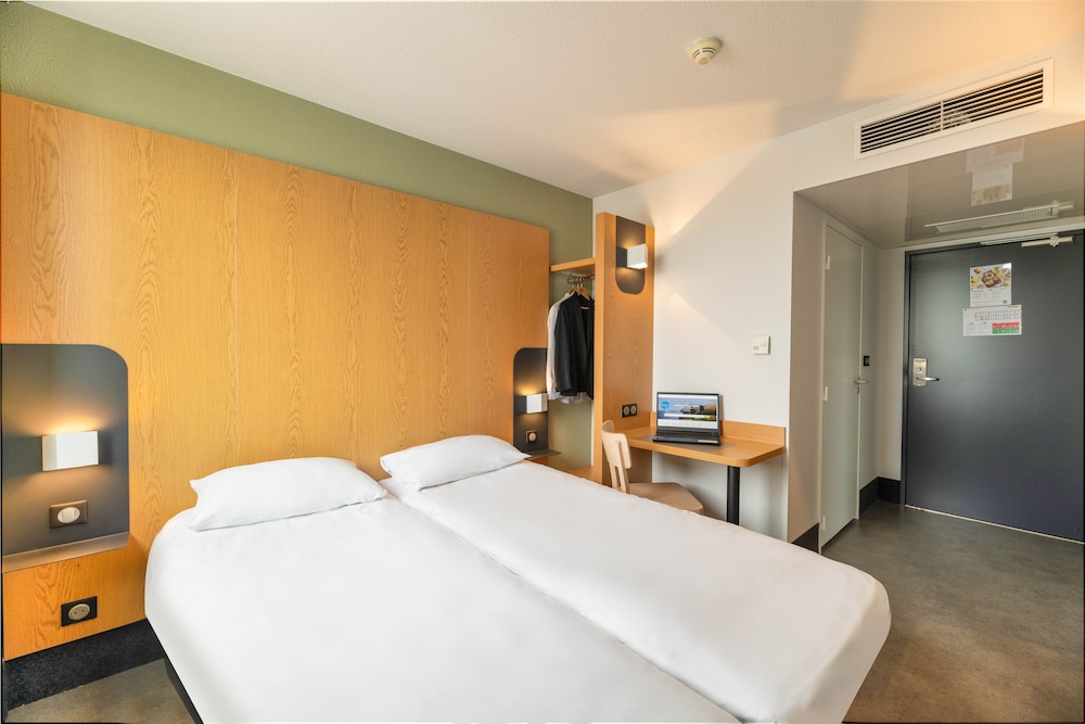 Twin Room, Non Smoking photo 1