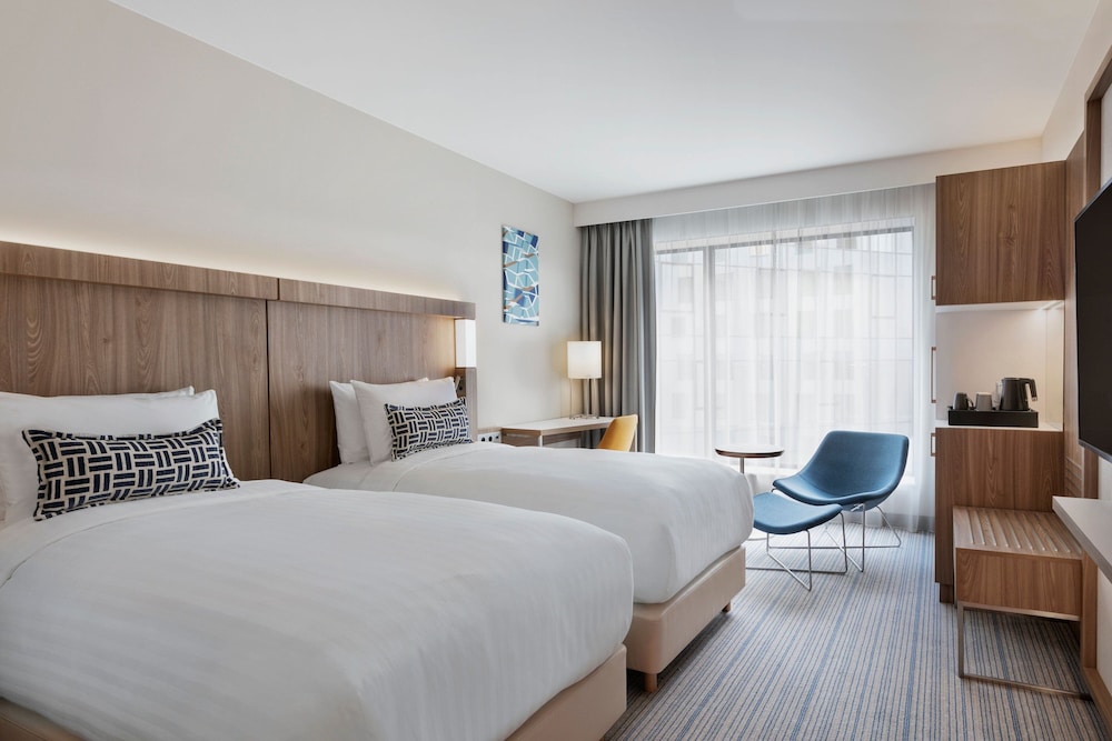 Standard Room, 2 Twin Beds, City View - Photo 8