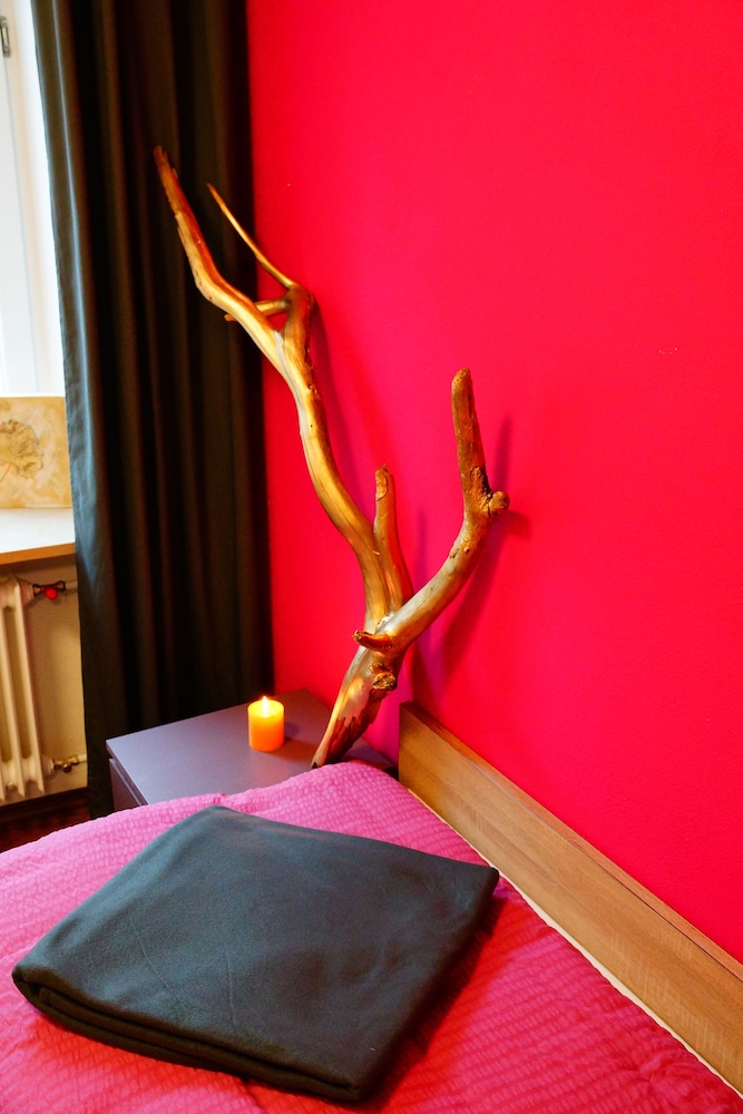 Basic Room, Multiple Beds (Purple Garden) photo 3