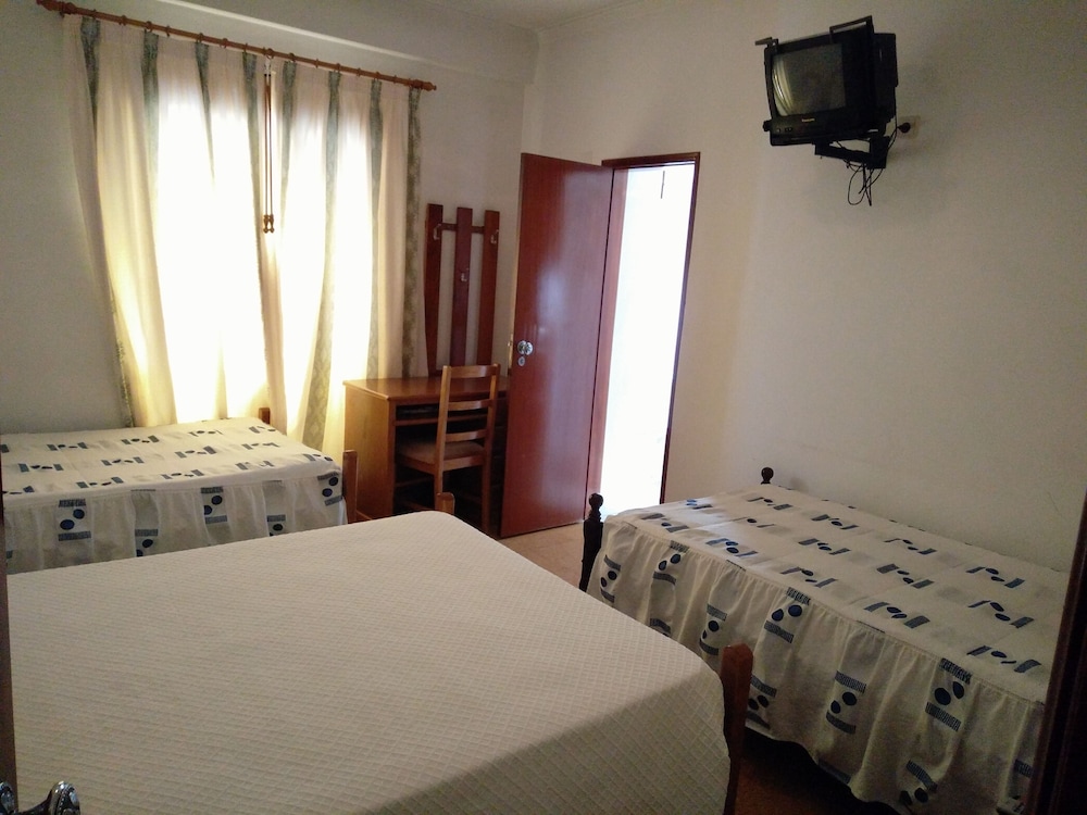 Triple Room, 3 Twin Beds photo 1