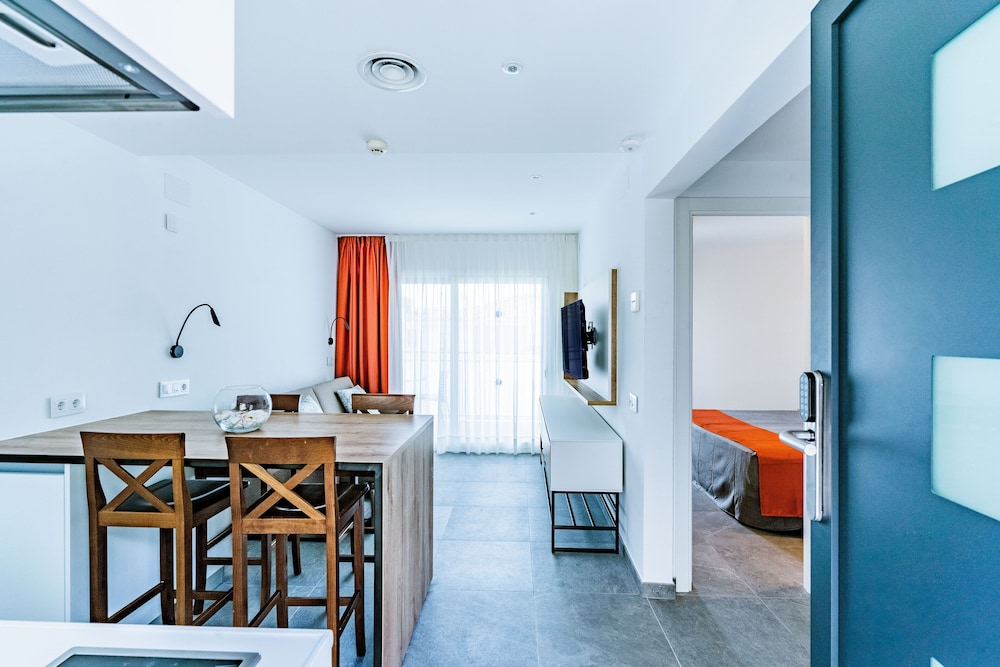 Family Studio, 1 Bedroom - Photo 1