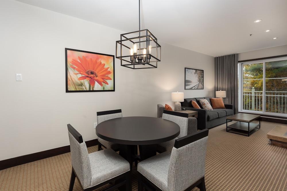 One bedroom Condominium, 2 queens beds - Photo 2