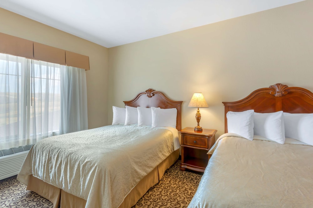 Suite, Multiple Beds, Non Smoking, Refrigerator & Microwave (with Sofabed) photo 3