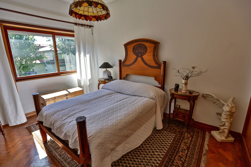 Quarto Duplo (Artes Gregas), Banheiro Compartilhado