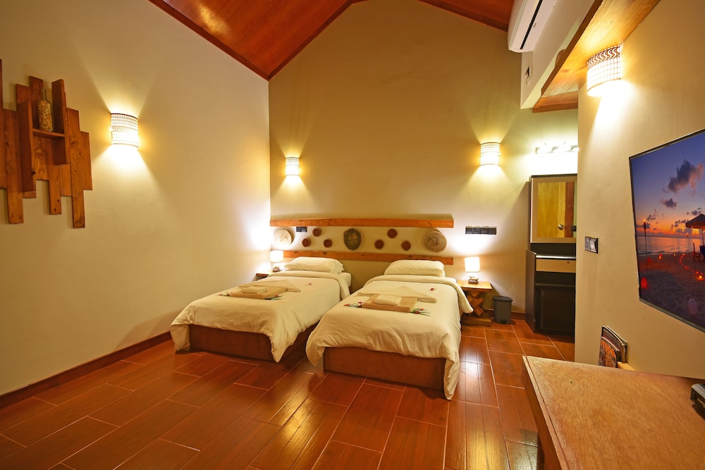 Superior Bungalow, 1 Double or 2 Twin Beds, Garden View, Garden Area photo 3