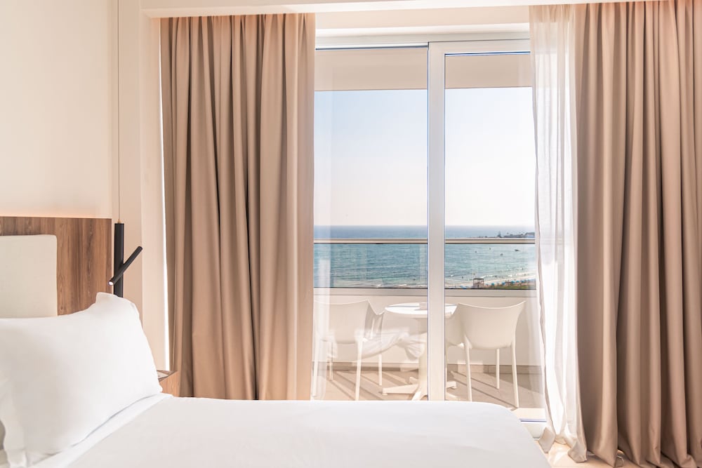 Superior Suite, Sea View - Photo 7