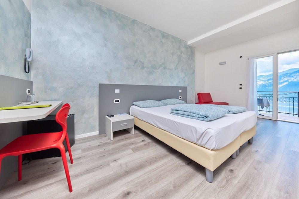 Superior Double Room, Balcony, Lake View photo 1