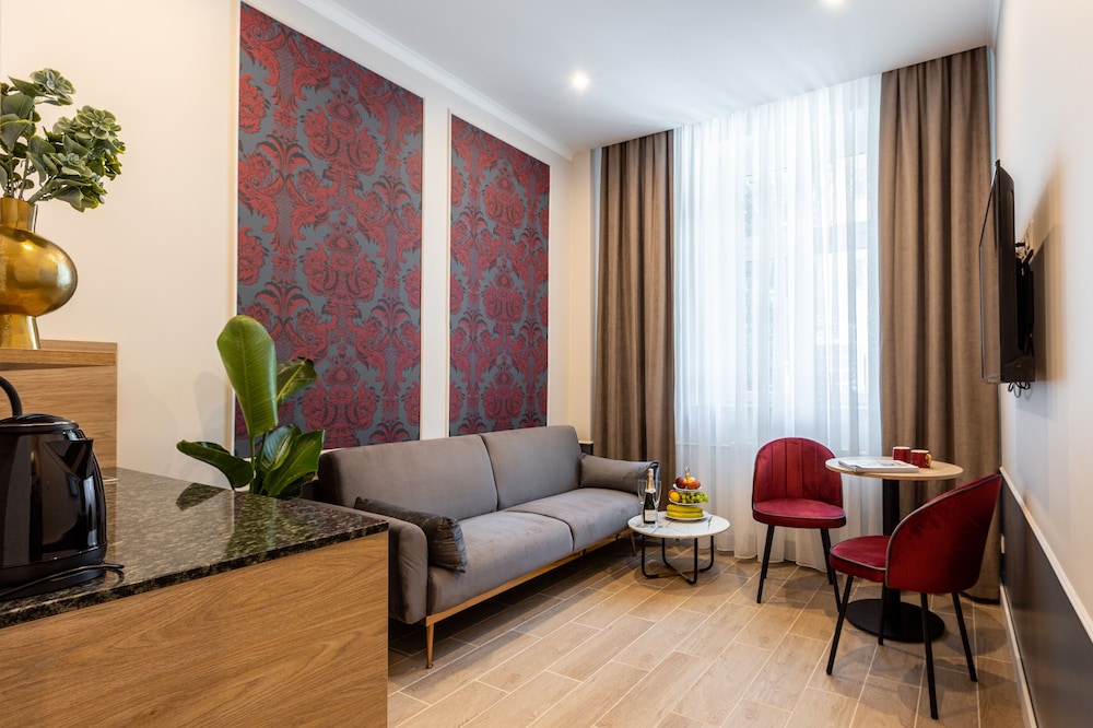 Deluxe Triple Room - Photo 1