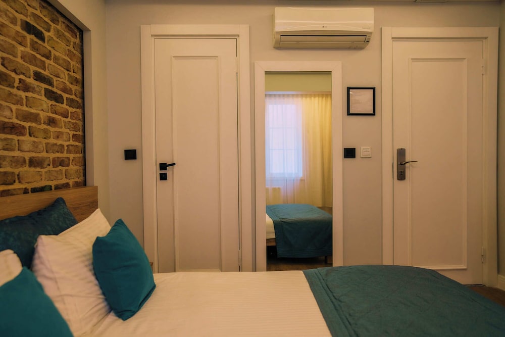 Standard Room photo 2