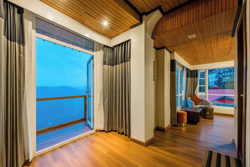 Family view Room with Balcony photo 3