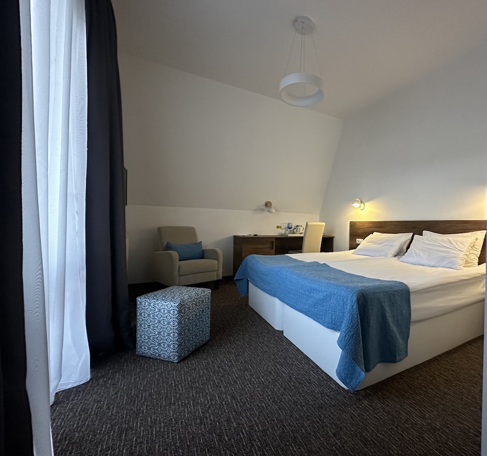 Deluxe Double or Twin Room, Balcony, City View photo 1