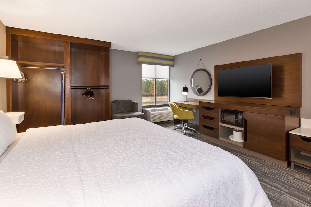 Room, 2 Double Beds, Accessible, Bathtub - Photo 8