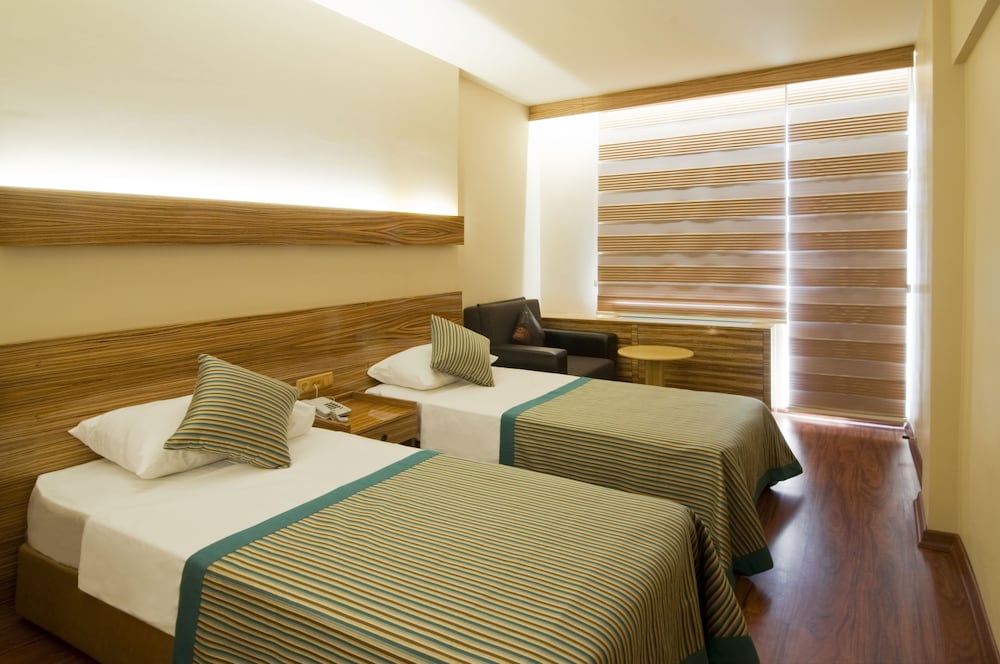 Standard Twin Room photo 2