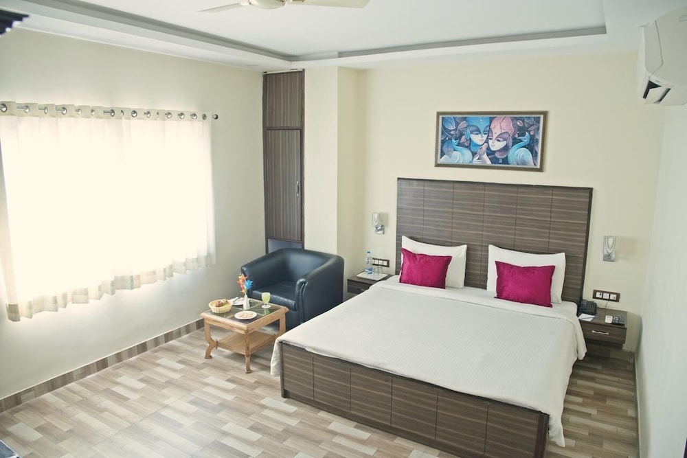 Executive Room - Photo 8