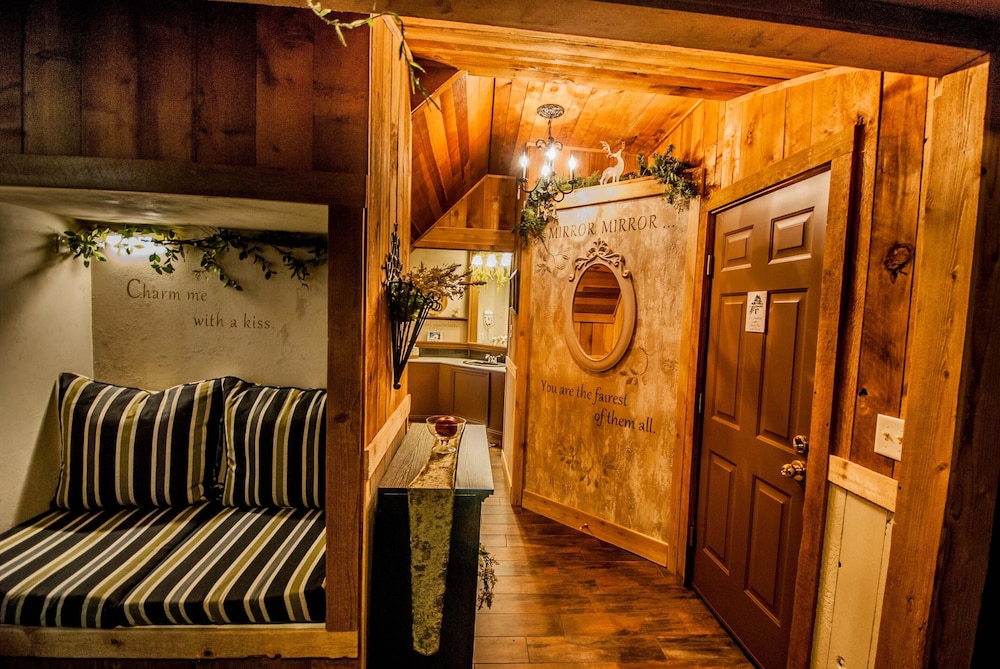 Room (Enchanted Forest)