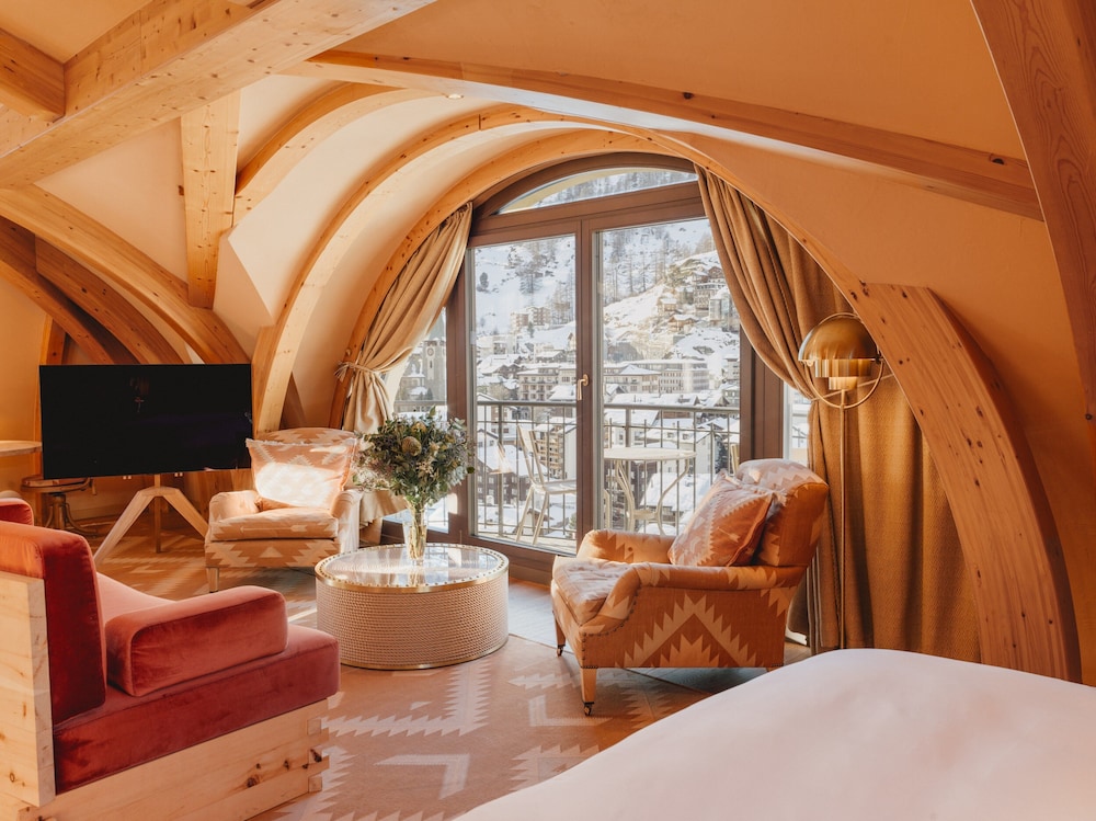 Tower Spa Suite - Photo 5
