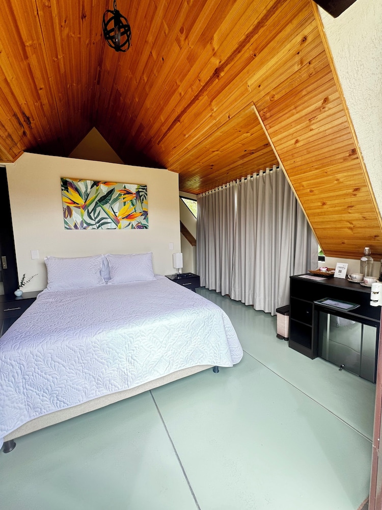 Comfort Cabin, Balcony, City View photo 3