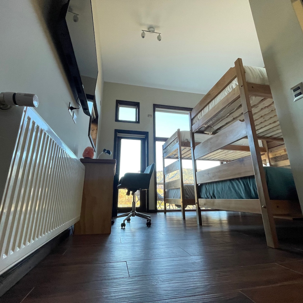 Family Suite, Multiple Beds, Balcony, Mountain View photo 2