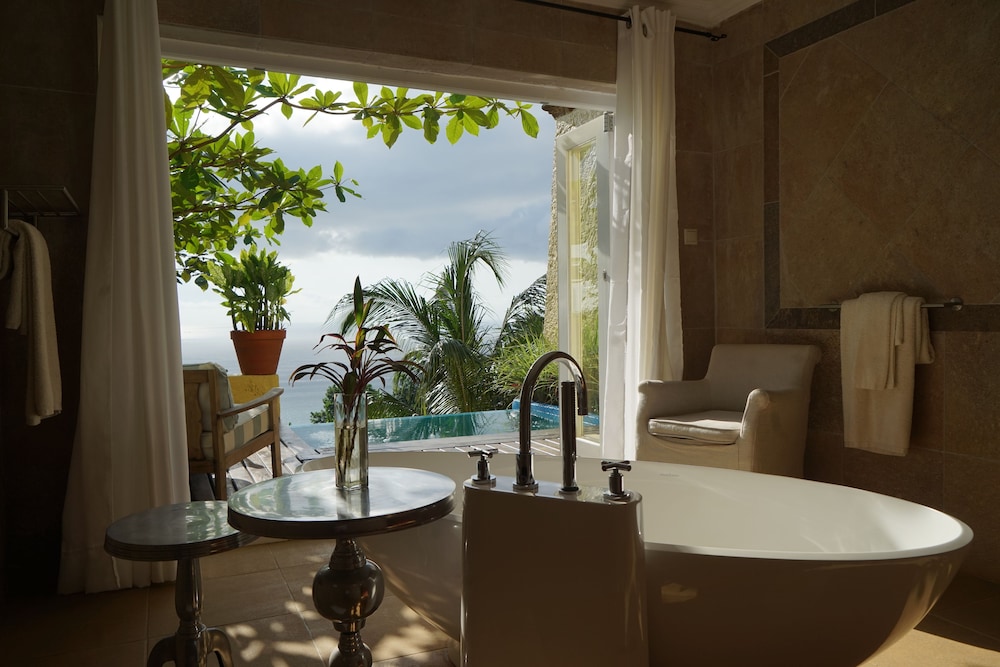 Deluxe Suite, Sea View