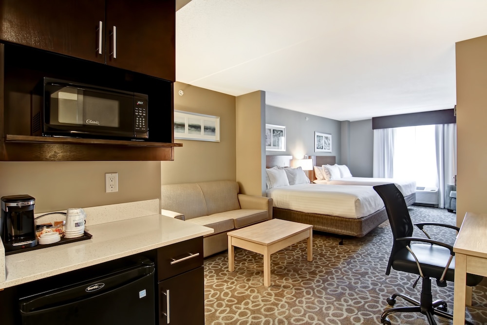 Suite, Multiple Beds photo 1