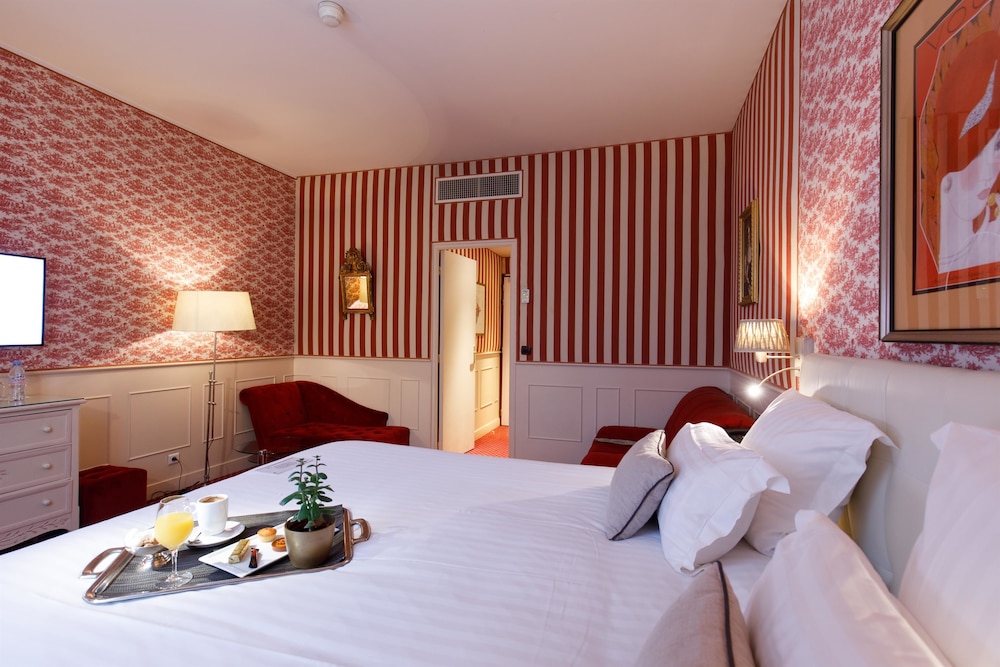 Exclusive Room, 1 King Bed, Non Smoking (Larger Room) - Photo 1