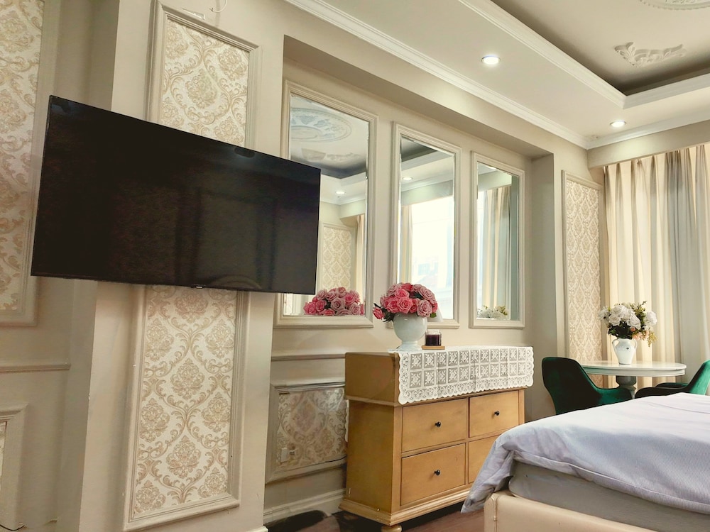 Classic Double Room, City View