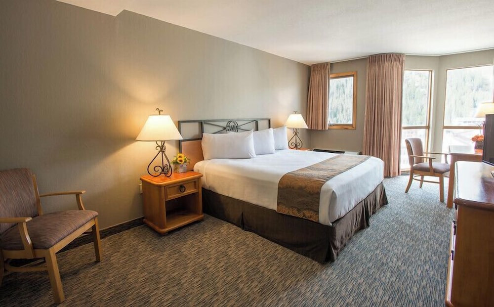 Junior Room, 1 King Bed, Mountain View photo 1