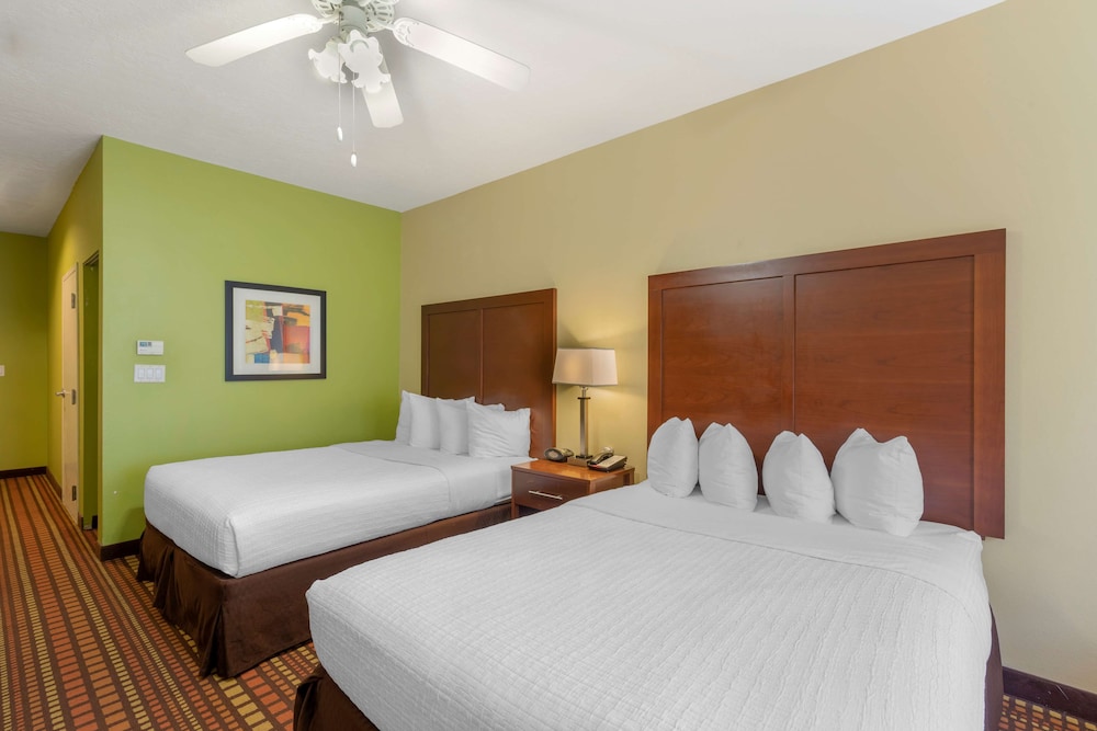 Standard Room, 2 Queen Beds, Accessible, Bathtub - Photo 2